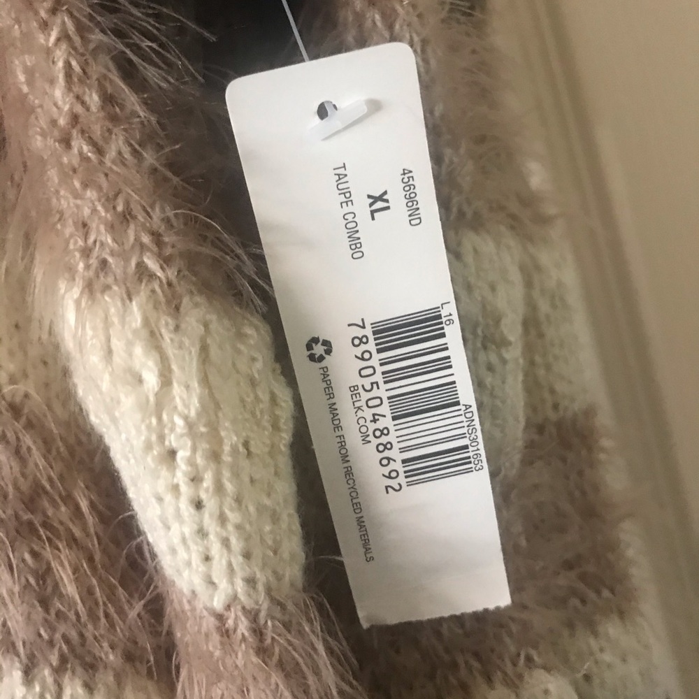 Sweater - Picture 2 of 3
